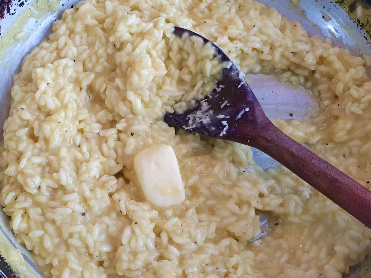 رز مفلفل بالزبدة